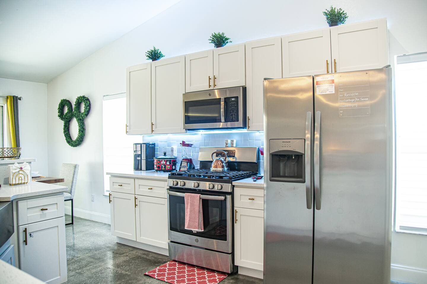 Kitchen &amp; Dining