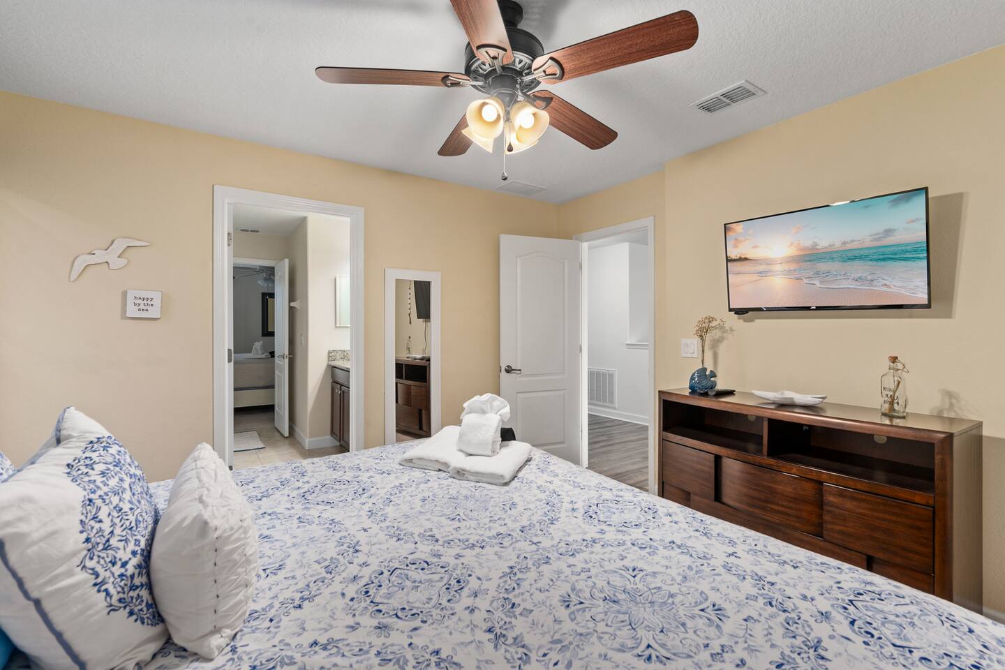 The beach king room, happy by the sea, with its connecting Jack-and-Jill bath.