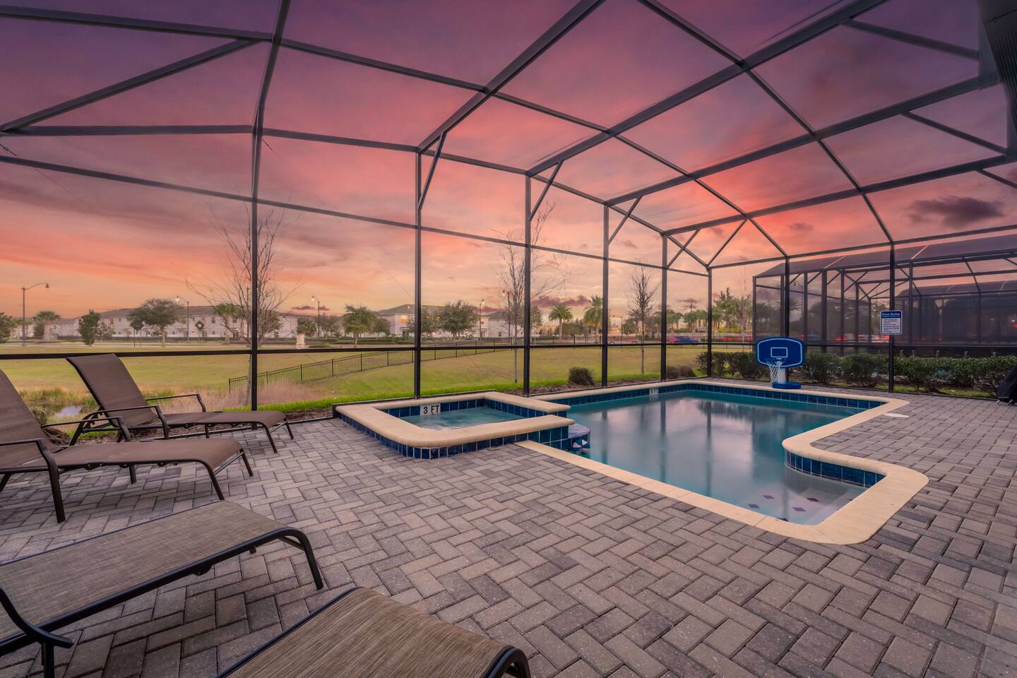Pool & outdoor
