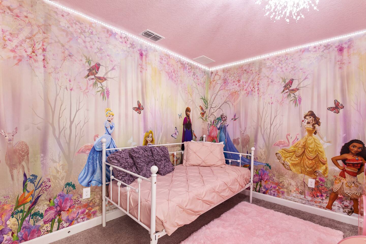 Princess Retreat: A whimsical room with enchanting decor and playful vibes for m