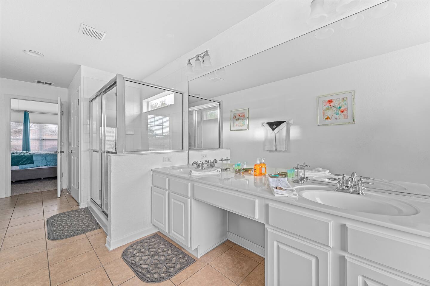 Spacious master bathroom!