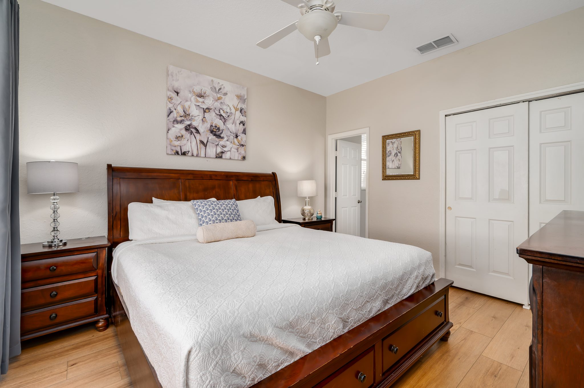 Serene king suite with ceiling fan & ensuite