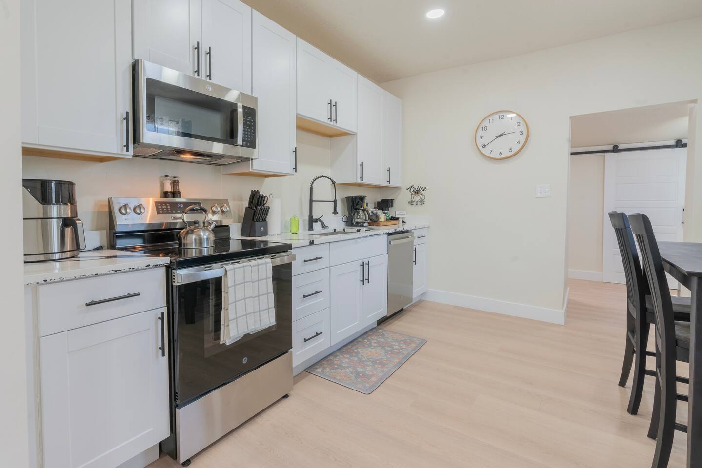 Kitchen &amp; Dining