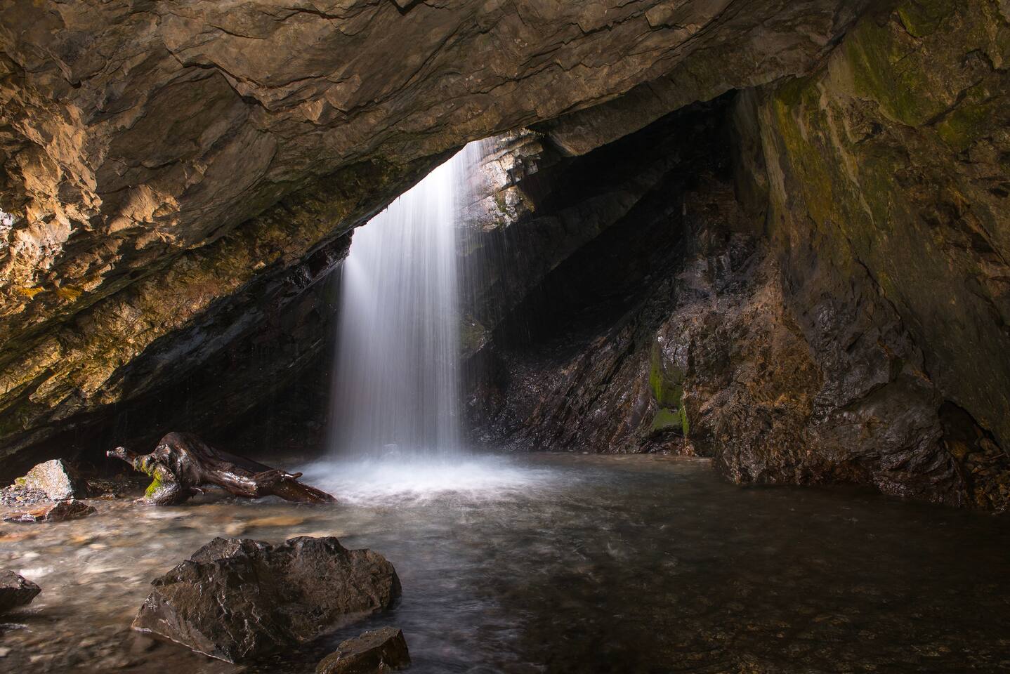 Donut Falls is a popular hike in the area, a waterfall inside a cave!  And less 